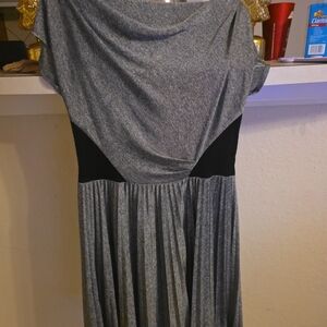 Chic Gray and Black Midi Dress